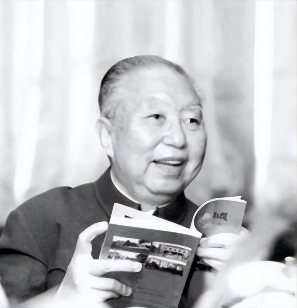 *国锋华**去世后，为何没葬在八宝山公墓？背后原因令人敬佩