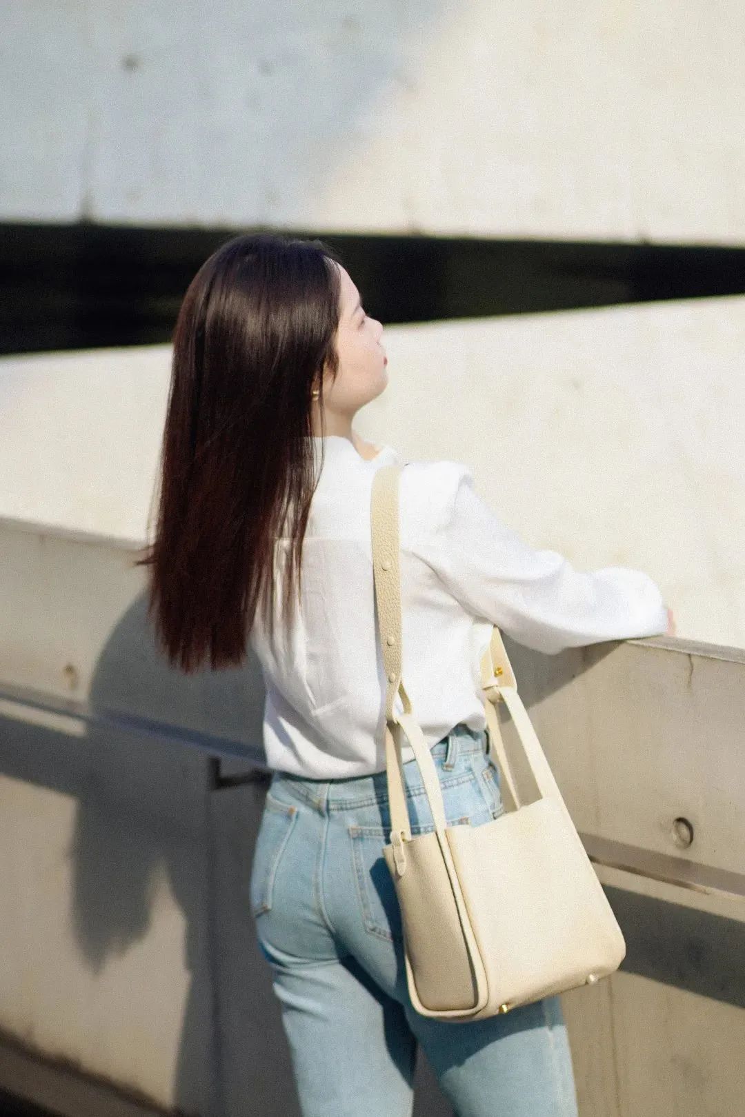 虞书欣同款双肩包平价,虞书欣10元包