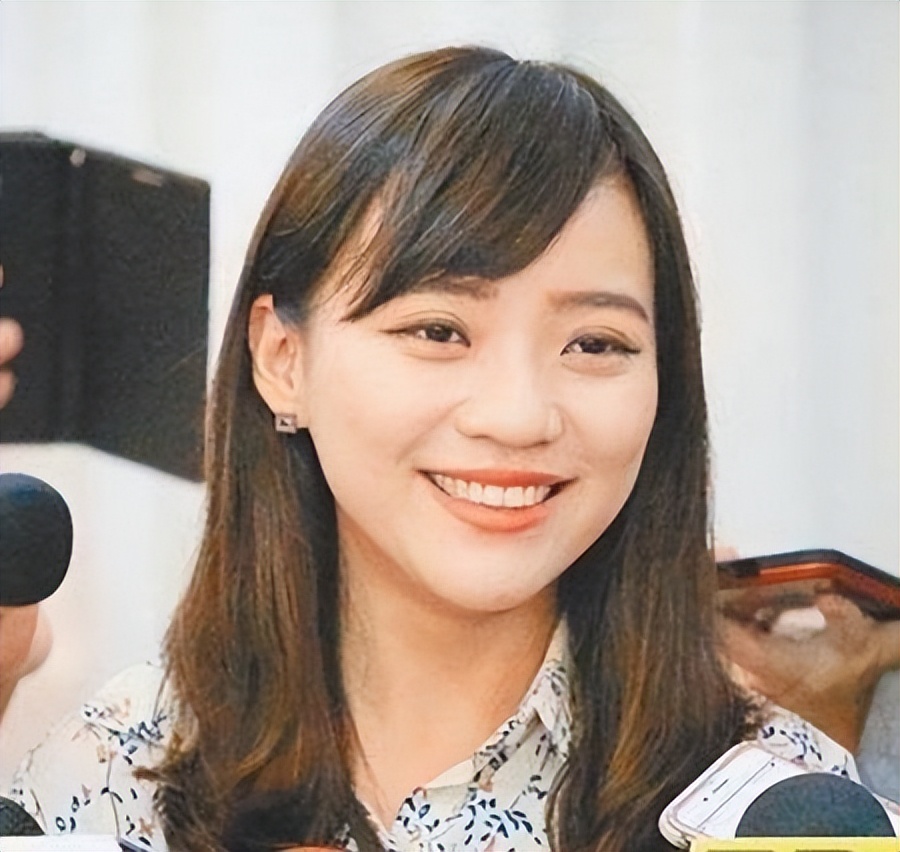 女“*独台**”分子黄捷：其家人在厦门赚钱，曾为“港独”众筹物资