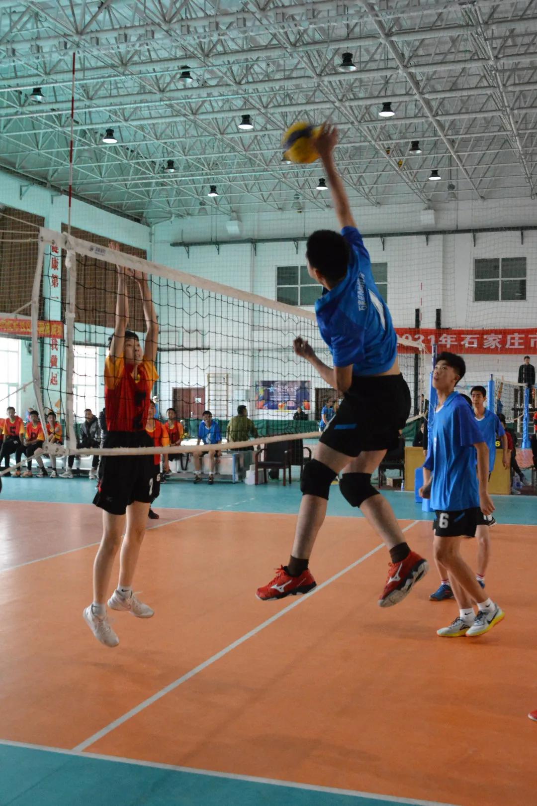 获奖荣誉奖牌,足球冠军领奖碎步庆祝