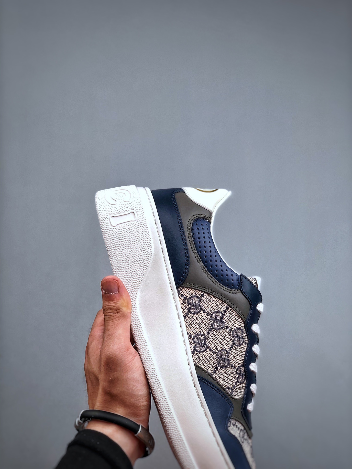 鞋身加装饰,设计球鞋中底需要哪些知识