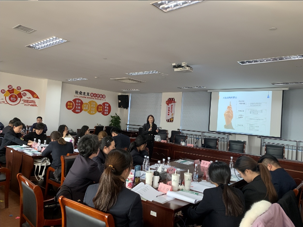 英语老师王冬焱,王冬焱老师