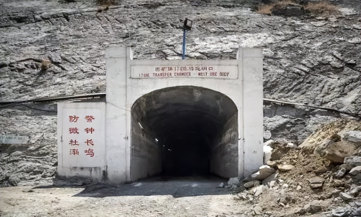 79年赞比亚购买12架歼6,称合同被烧拒付余款,中方反应再获大单