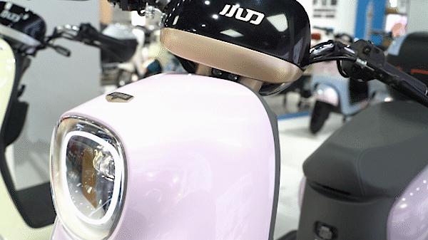 电动车刹车灯不亮但是开大灯就亮,电动车大灯一会亮一会不亮