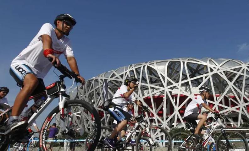 耗资22亿建造为期6年建造的鸟巢,3亿建造的鸟巢现状