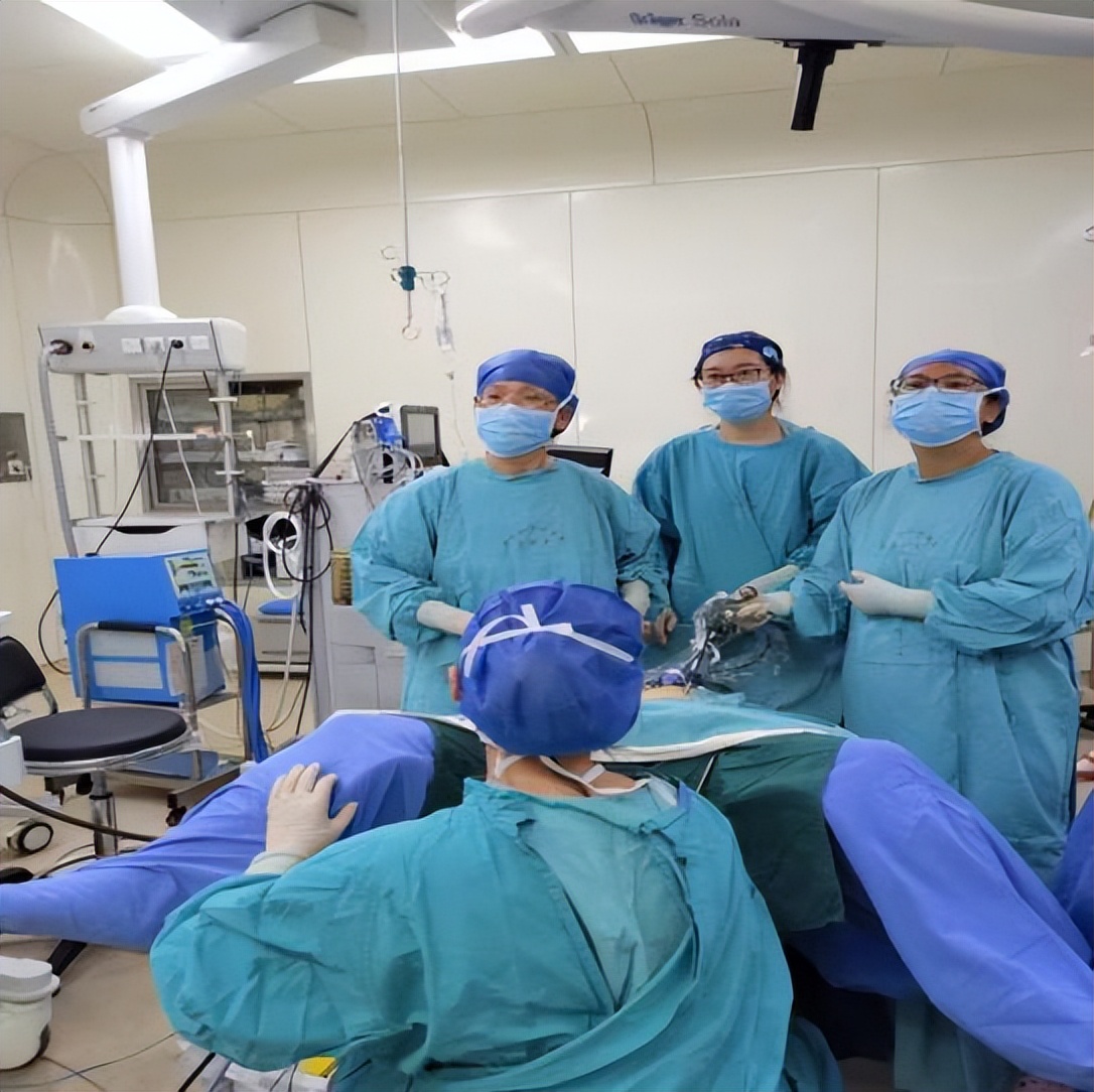 双子宫切除一个畸形采取什么手术,双子宫手术是大手术还是小手术