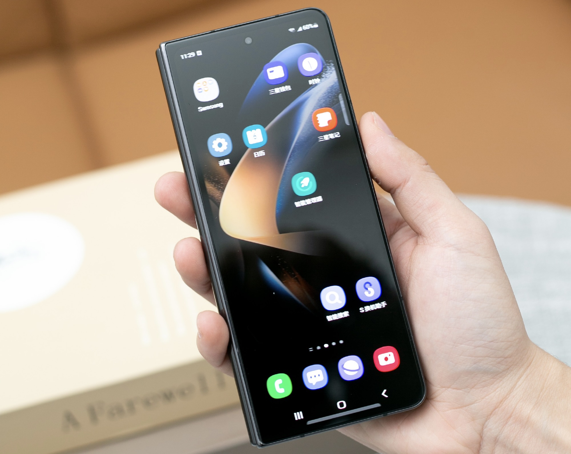 三星翻盖折叠屏手机galaxyzflip,三星galaxyzfold411英寸折叠屏