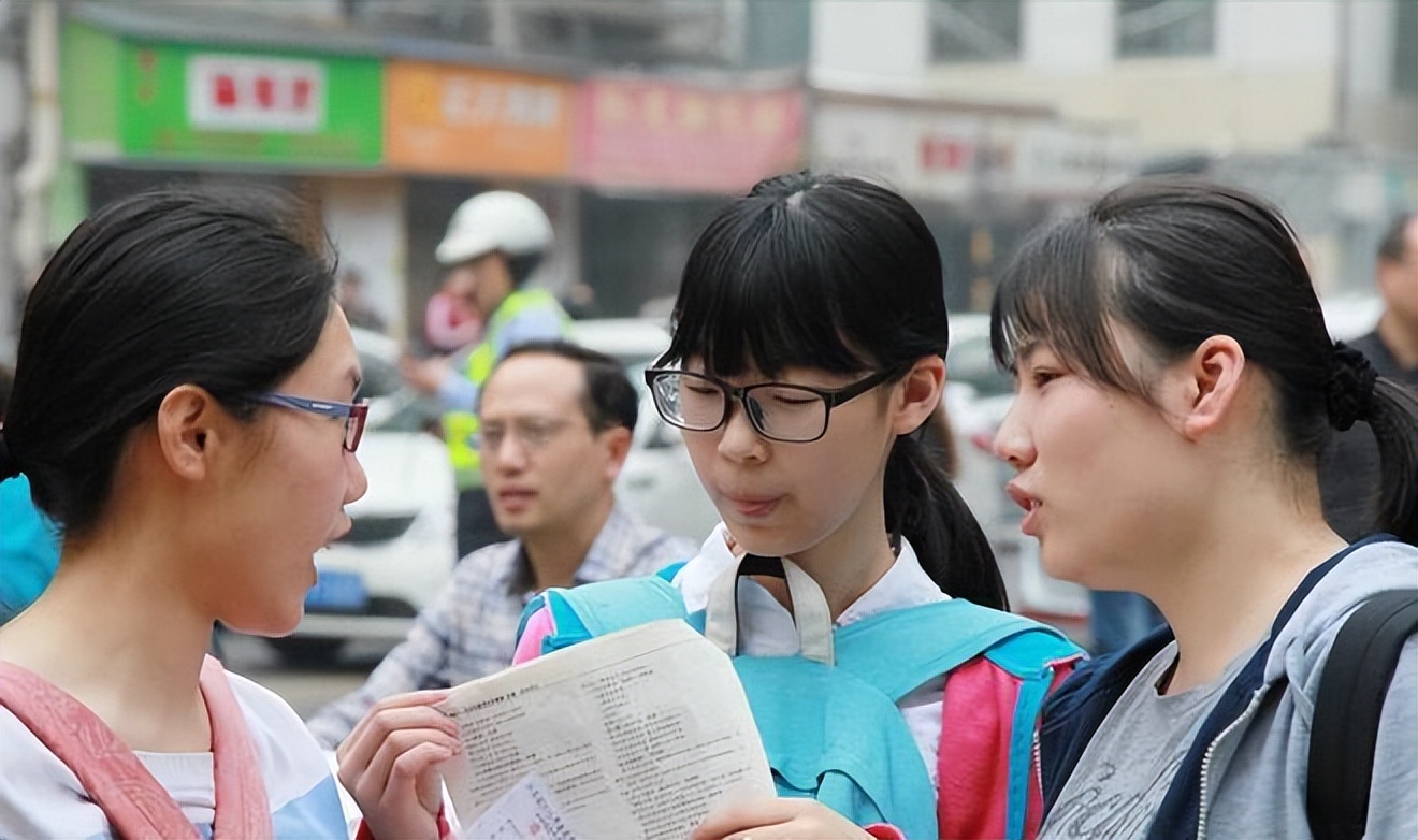 初中生迎来好消息！新政策将于2023全面实行，学生将不受升学限制