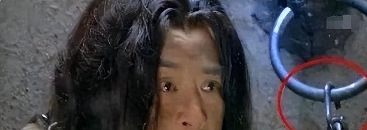 *绑捆**露大胸、台词胡来!这些“*辱侮**”观众的剧情,真把观众当呆子