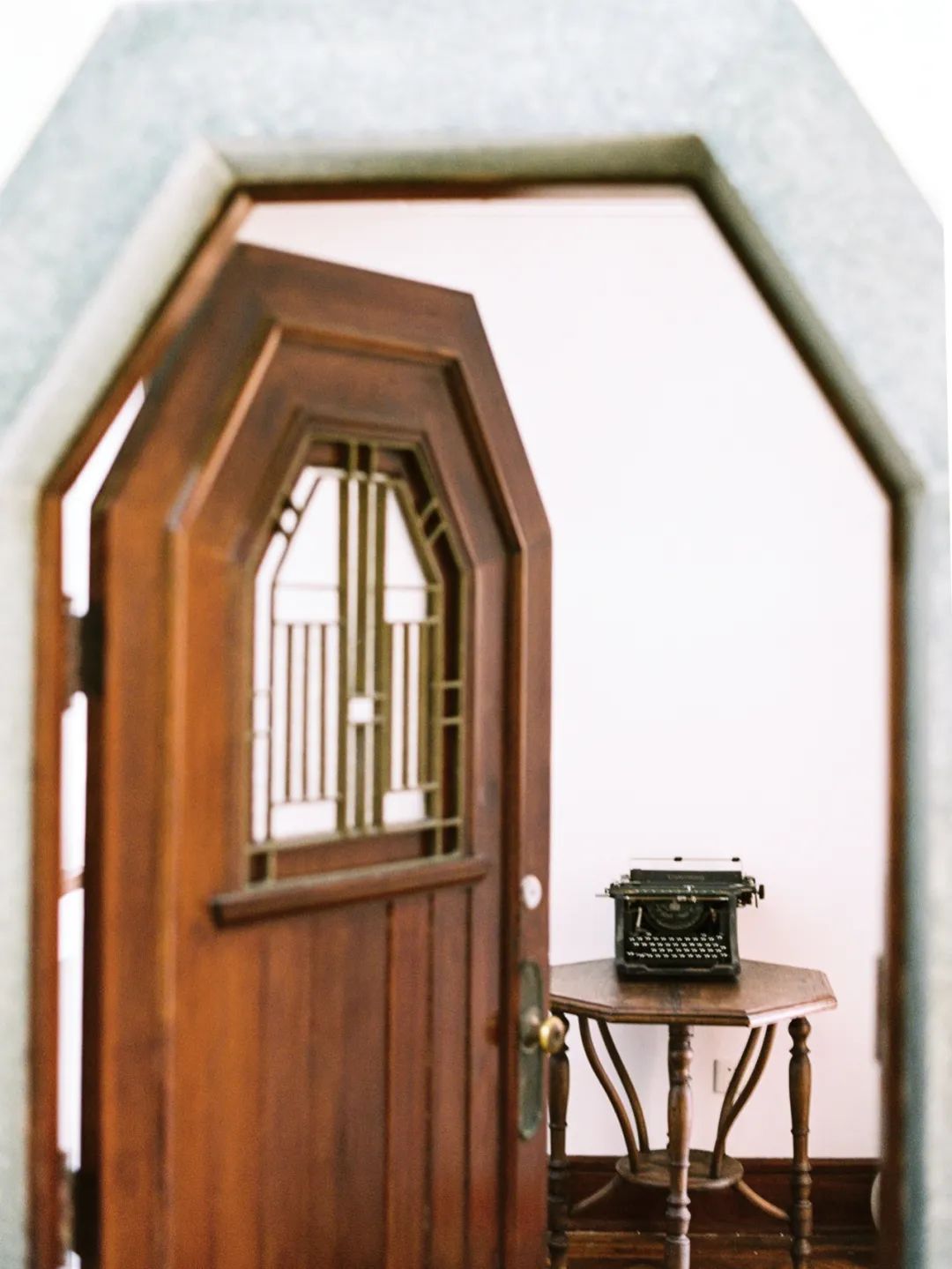 探访100个年轻人的家,居家办公如何克服父母的干扰