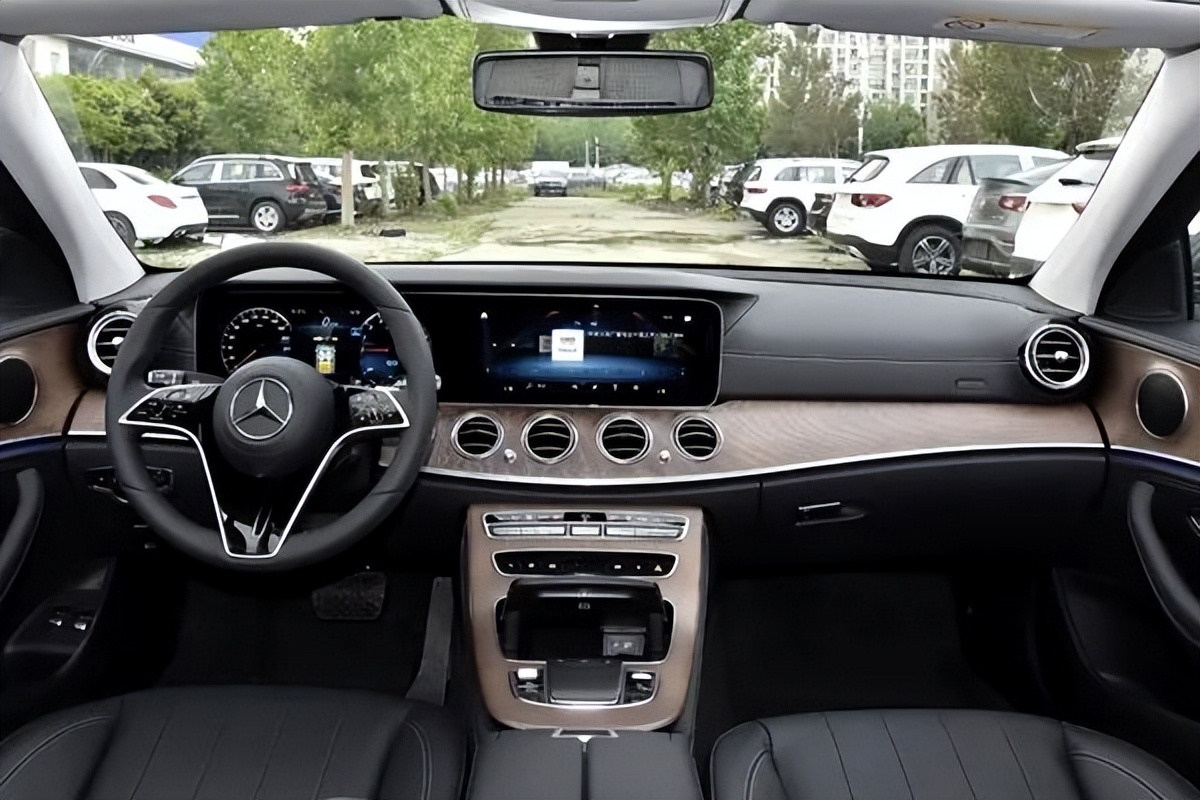 双联屏不一定要看奔驰福田皮卡大将军双联屏实车曝光|卡车之友网