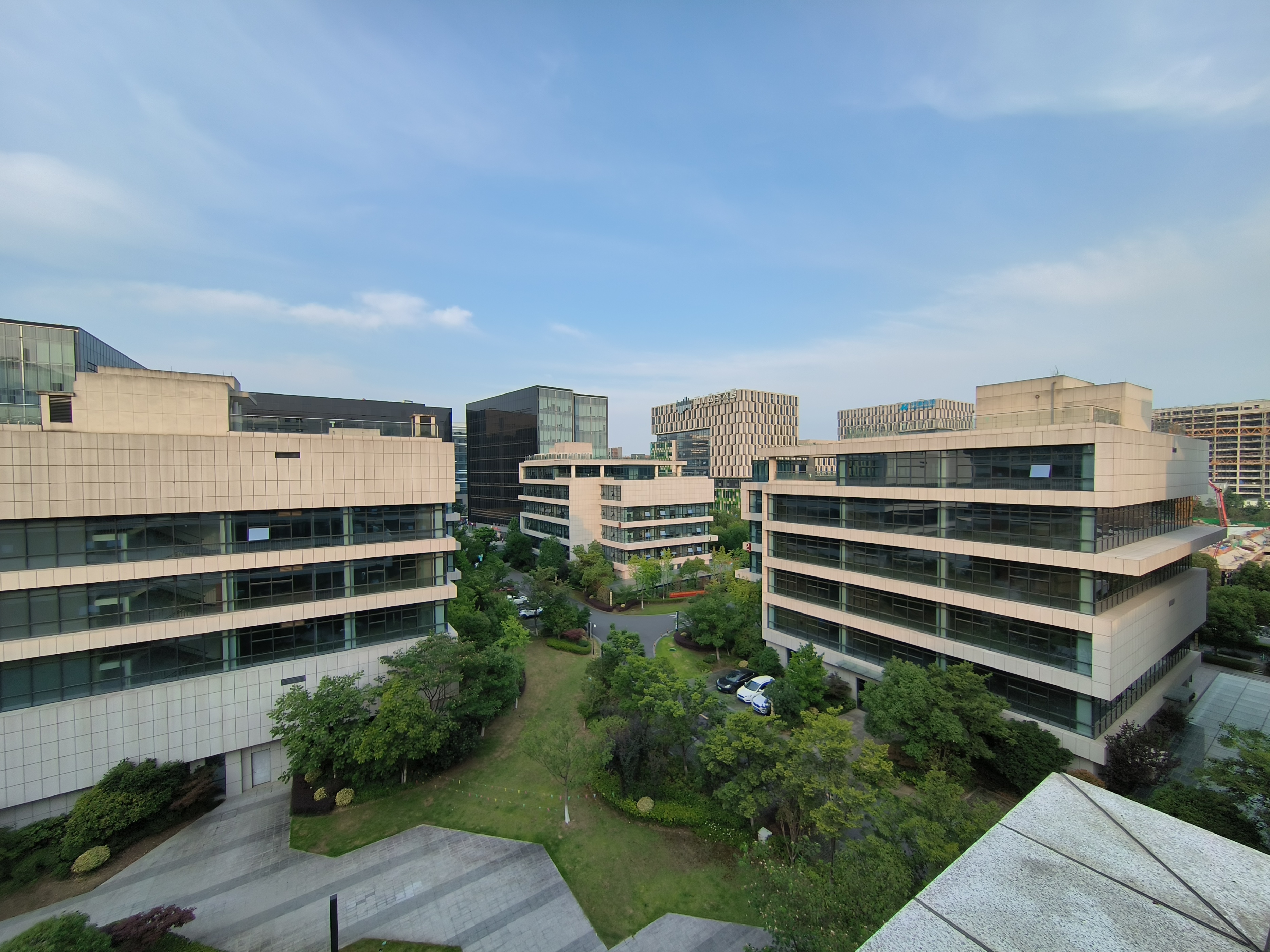 偶像派和实力派哪个更好看,荣耀70pro和平精英测评