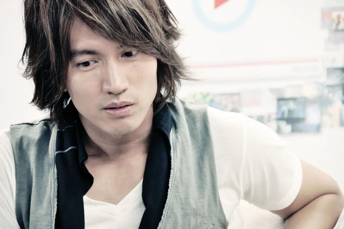 湾湾女海王林韦君：29年劈腿14任男友，如今45岁无人敢爱