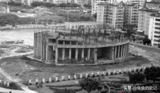 史玉柱靠传奇赚钱,史玉柱简介及创业故事