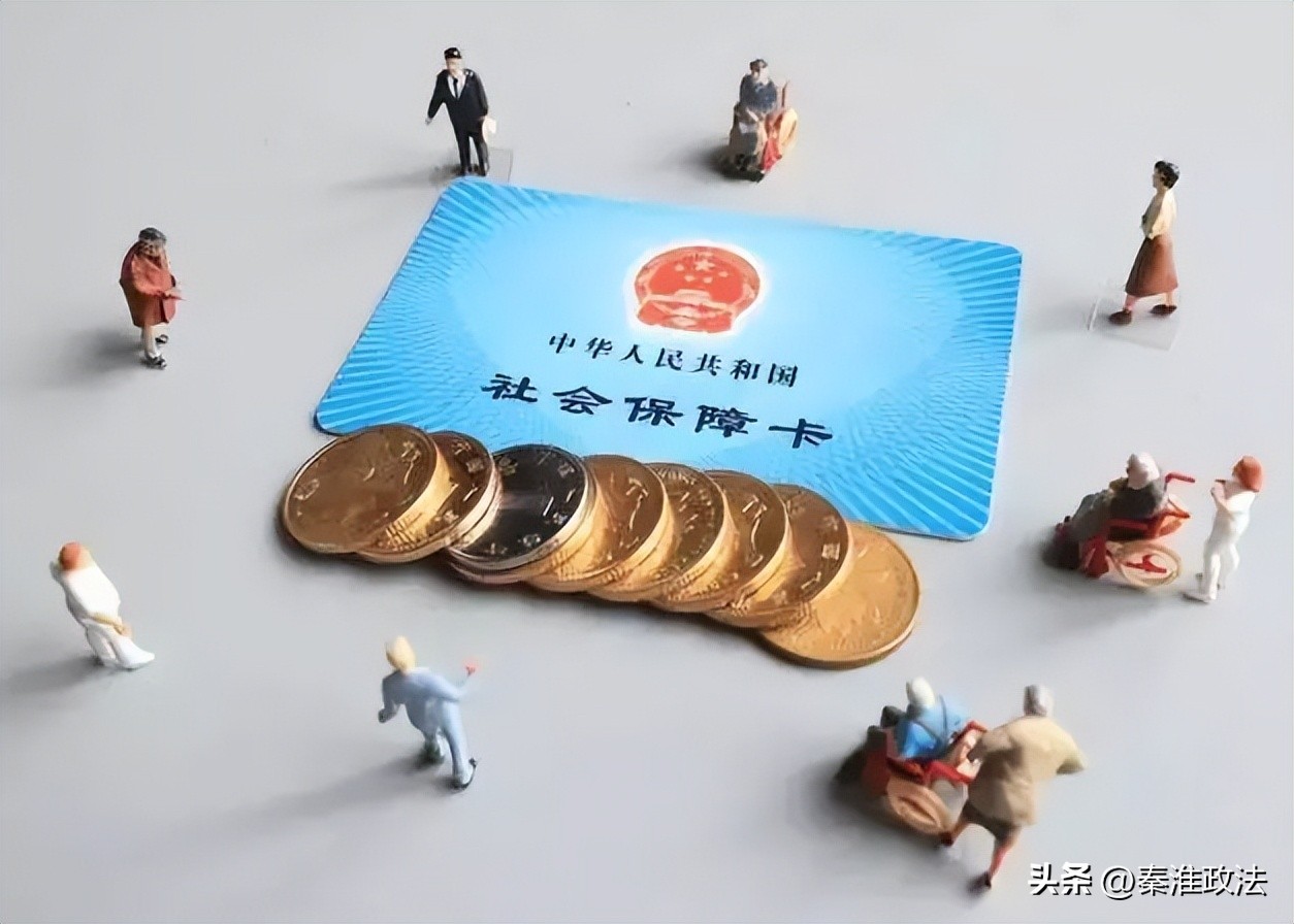 劳动者自行缴纳社会保险要求赔偿,社会保险费被派遣劳动者要承担吗