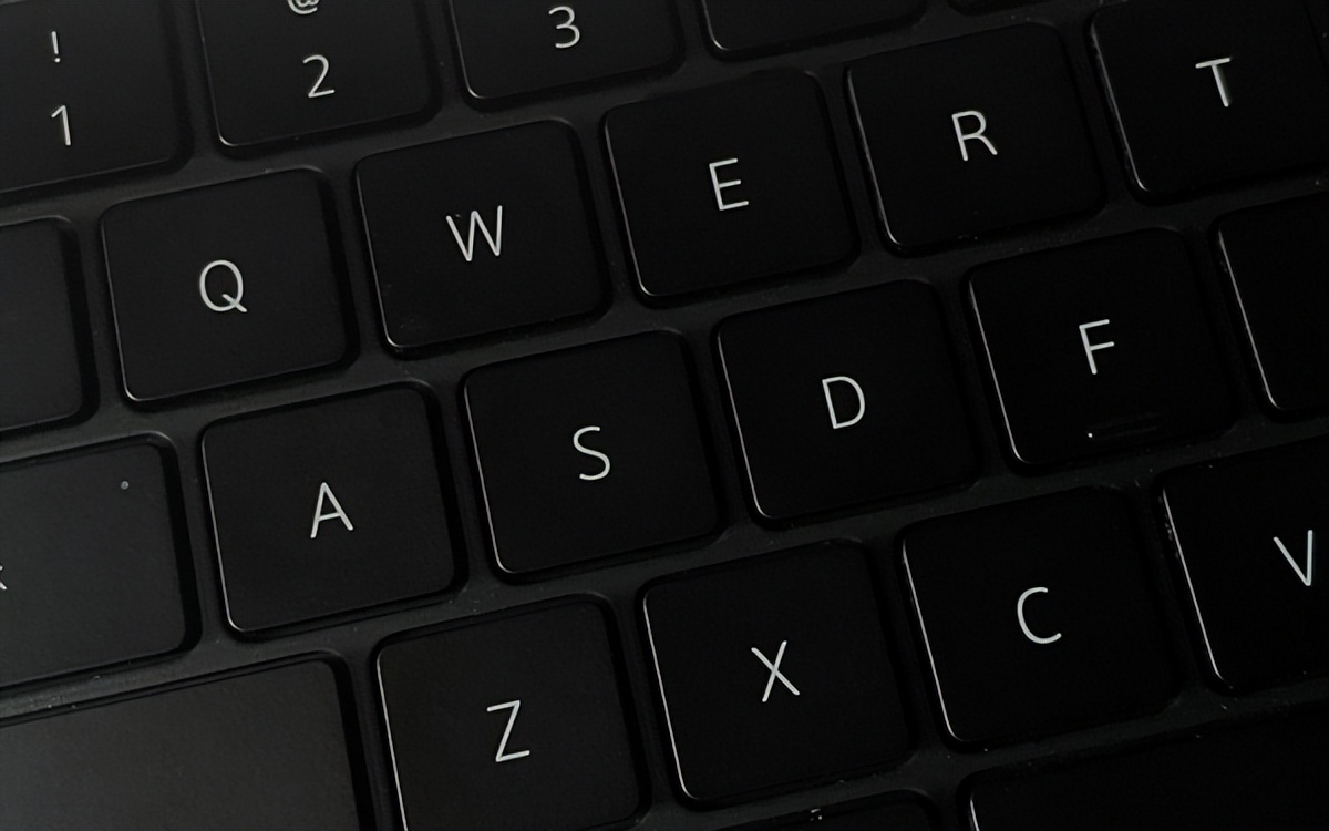 戴尔precision5520移动工作站,戴尔precision3561评测