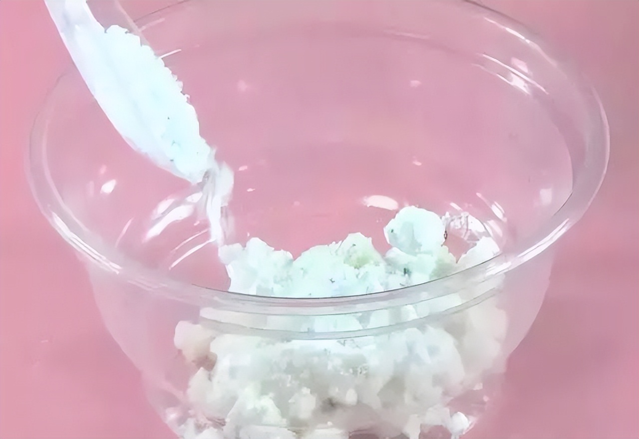 蚂蚁没有杀虫剂怎么消灭,家里有蚂蚁不用白醋用黑醋可以吗