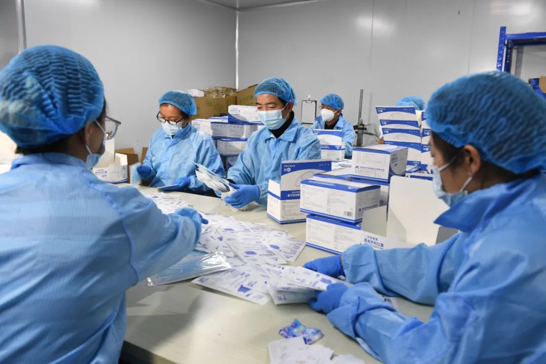 紧紧围绕发热症状人员，紧锣密鼓做好防治工作！市防疫指挥部召开第139次工作视频会商会