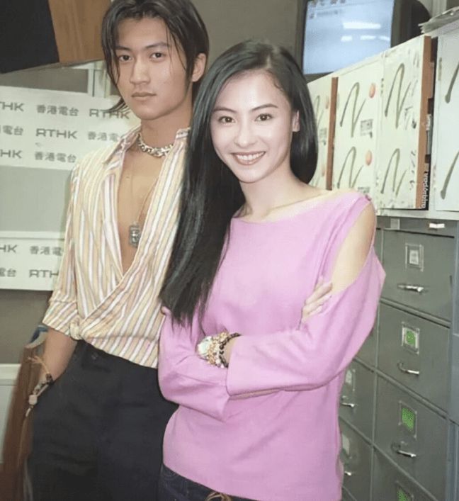 王菲和谢霆锋的感情有多深,王菲和谢霆锋分开多少年在一起