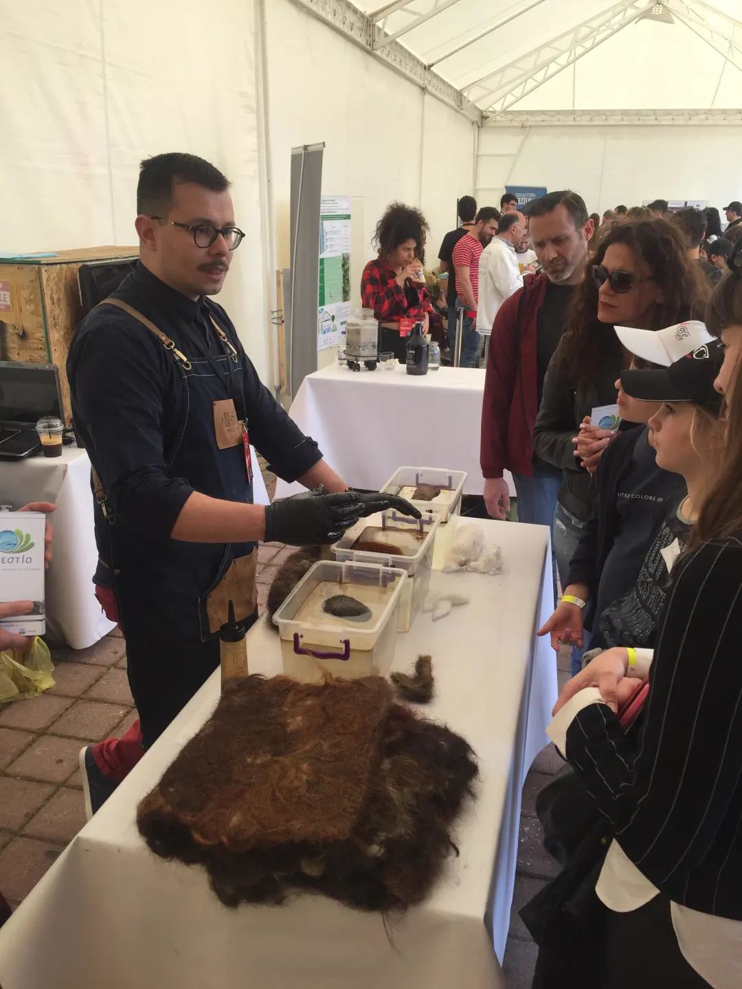 用头发可以清理石油爆上热搜!秃头网友狂喜:哈哈天生我材必有用