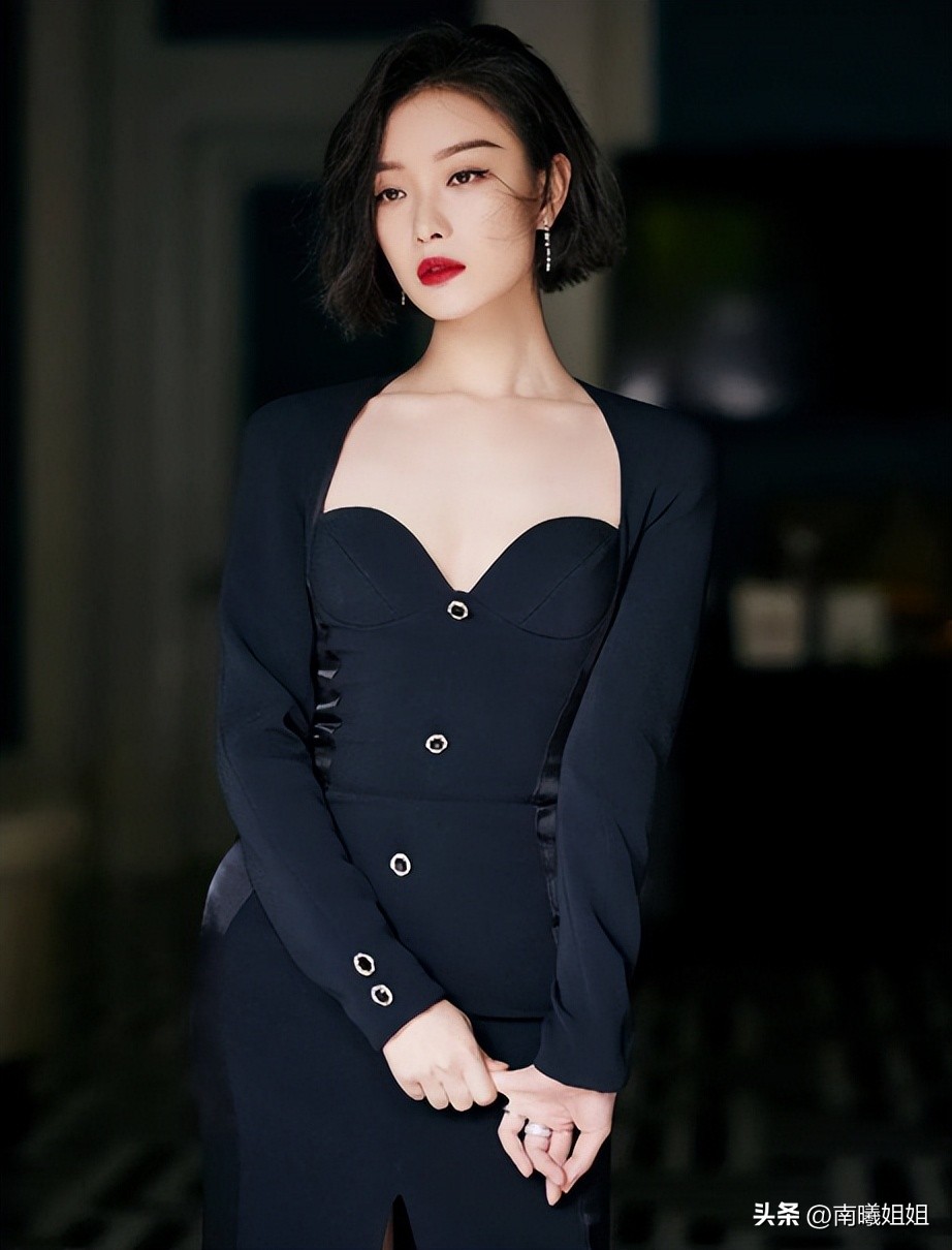 30-40岁洋气超短烫卷发减龄,适合50岁的减龄短羊毛卷发型