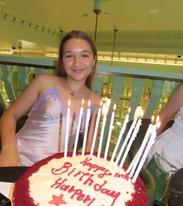 贝克汉姆大儿子抱小七看秀,贝克汉姆小七荧幕首秀