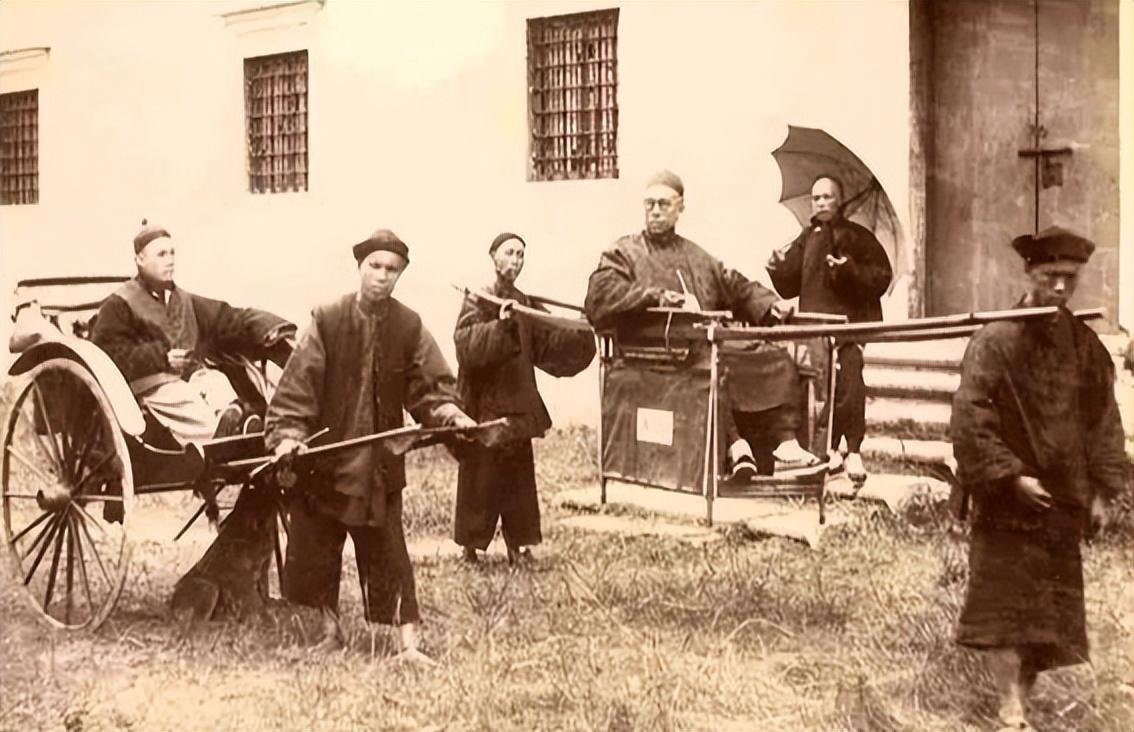 30张老照片再现！变态的纳粹，逼犹太人女人脱衣，集体*杀屠**