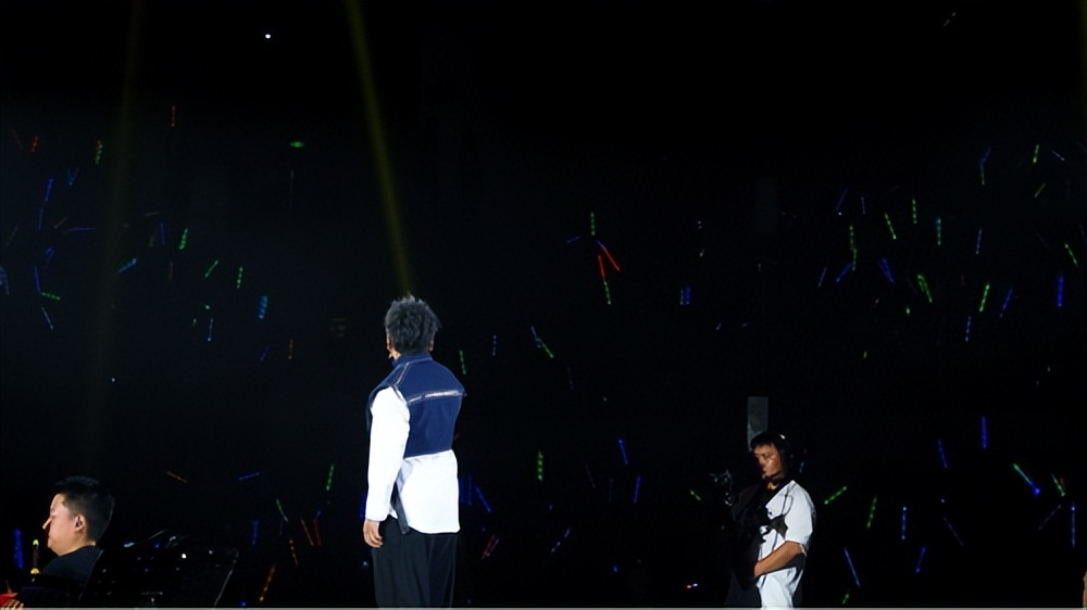 海来阿木个人演唱会完整版,海来阿木最火的十首歌现场演出版