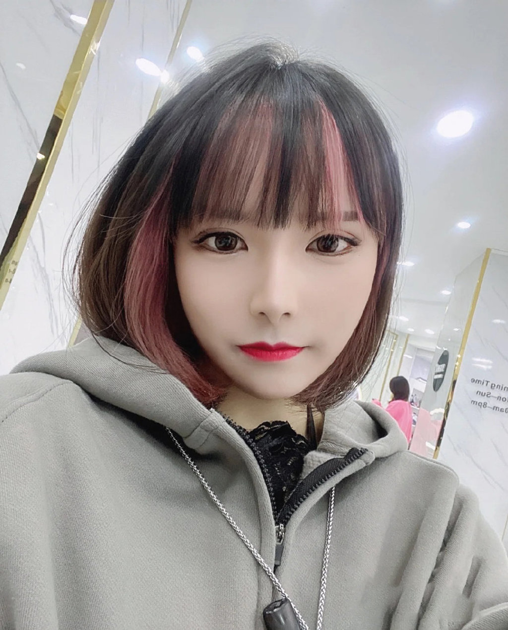 法式刘海漂染蓝色,法式八字刘海染什么色好看