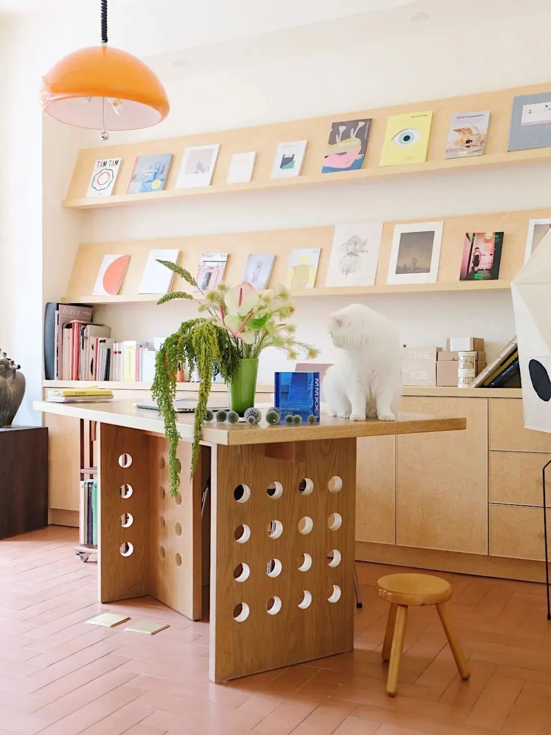 她们在1㎡极繁阅读角，找到了生活的松弛感