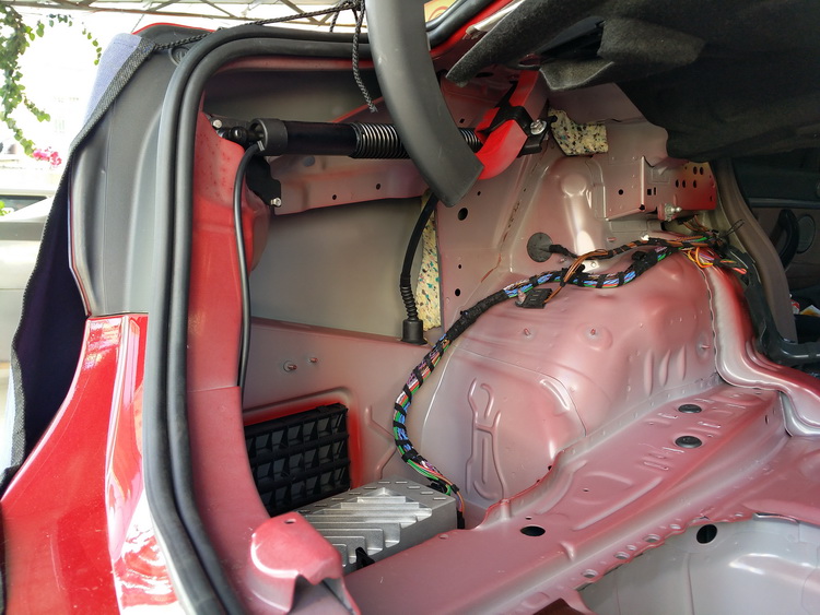 消除噪声厦门靓车港宝马320汽车隔音改装大白鲨