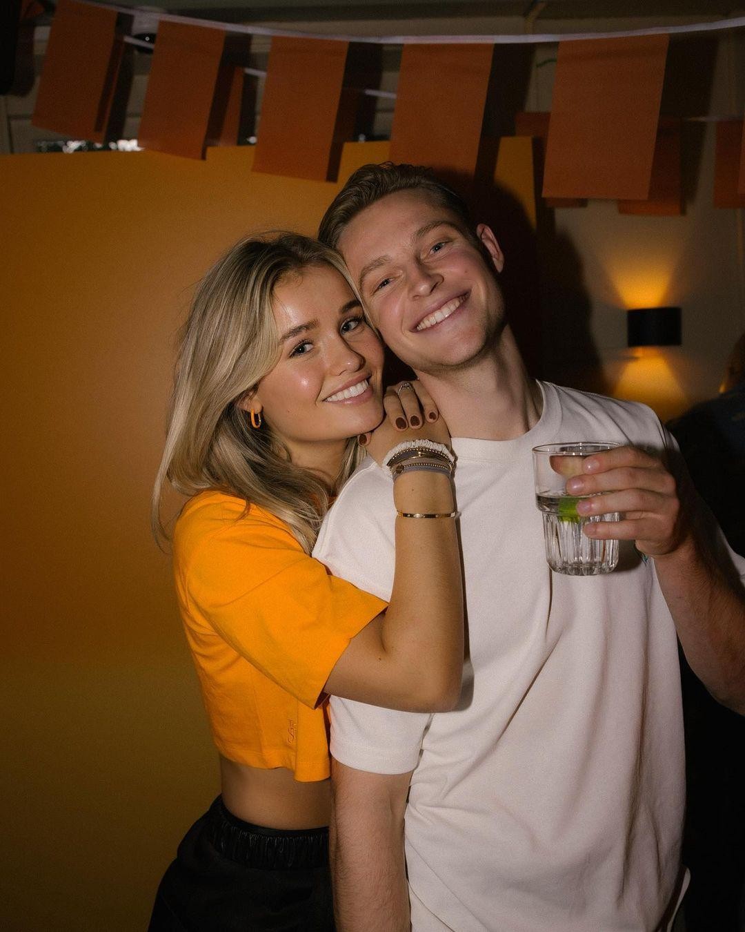 美女让荷兰“橙色旋风”坠入爱河