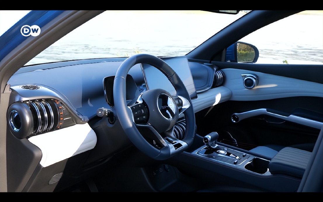 比亚迪难起火怎么回事,比亚迪说不会起火的刀片电池