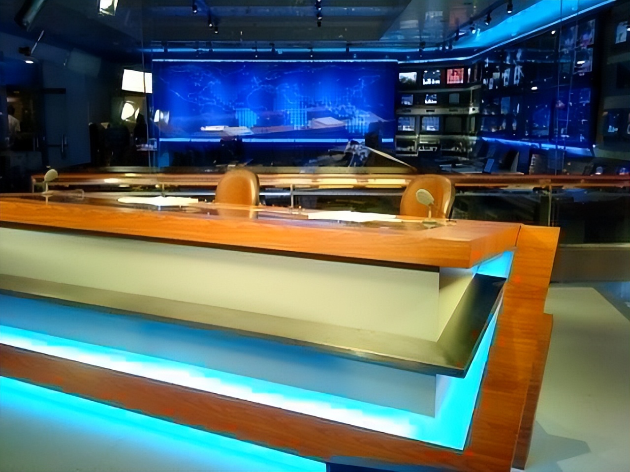 罗京封神播放什么新闻,罗京一战封神12页稿子是什么内容