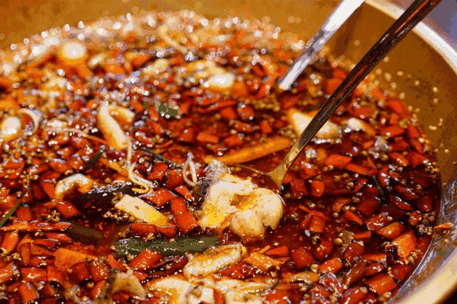 婢虫床椴ら奔娉涙互鎴愮伨瑙嗛,涓夋潯澶ч奔鍫典綇娌抽亾