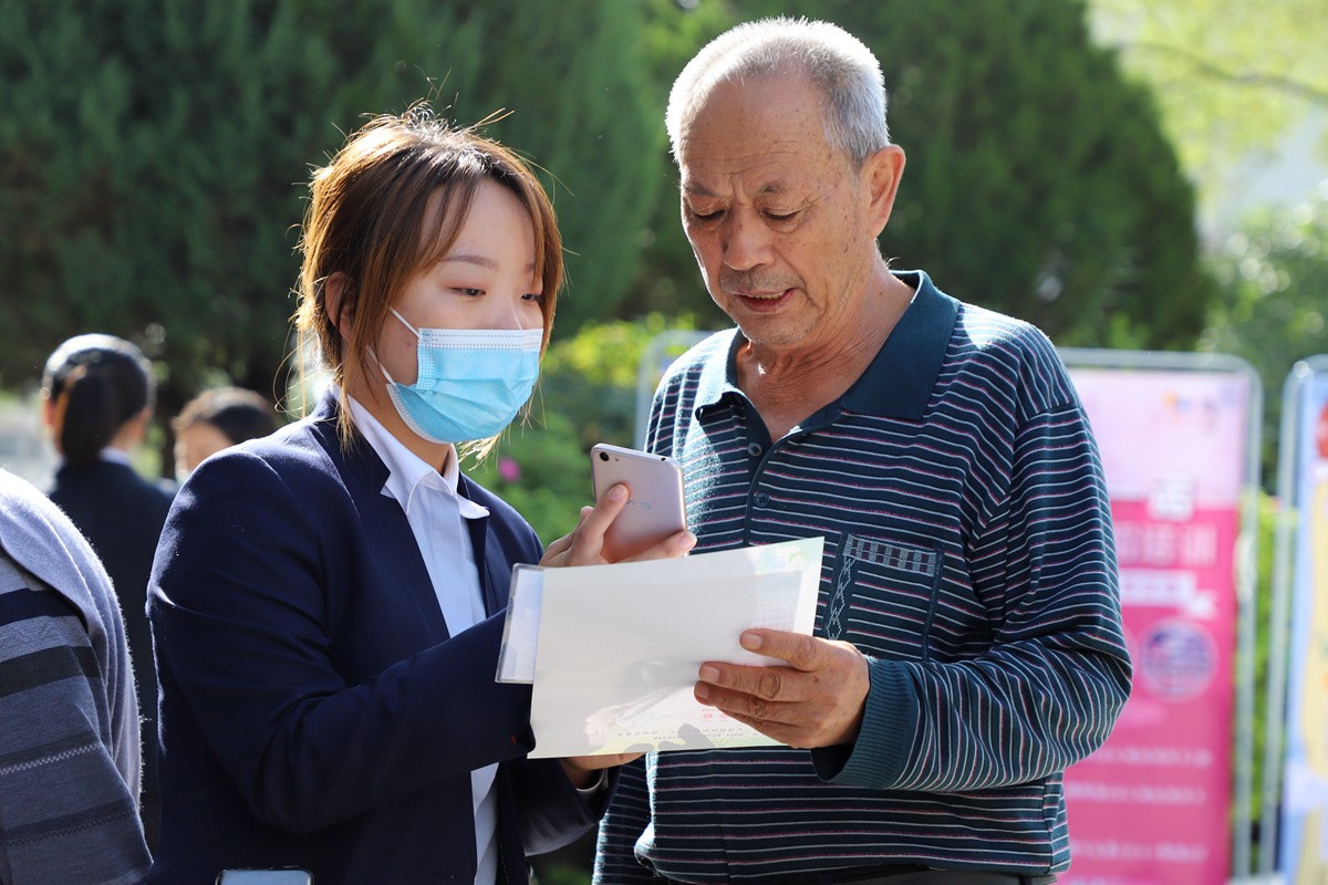 专家建议不缺钱的老年人，多吃这六样食物，腿脚有劲营养健康。