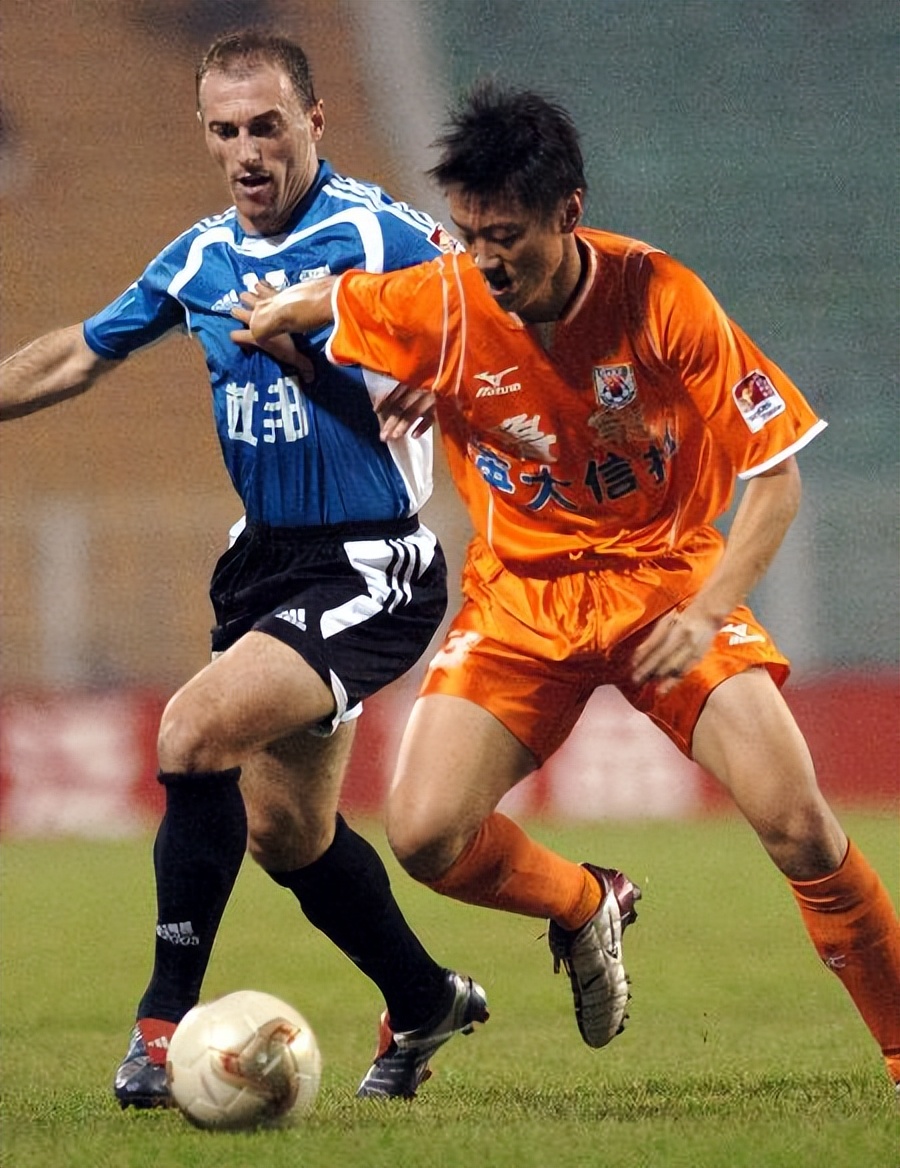 齐鲁雄师：盘点山东足球历史最佳11人，身材高大，头球优势明显