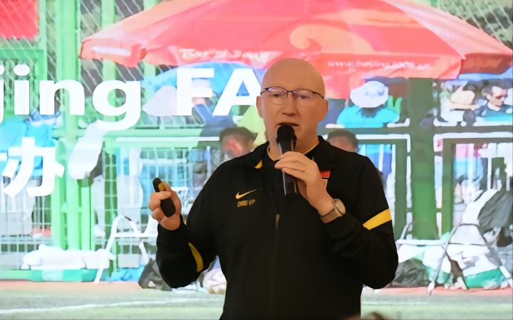 不止孙准浩、巴索戈：世界杯上，那些中国足球熟悉的面孔