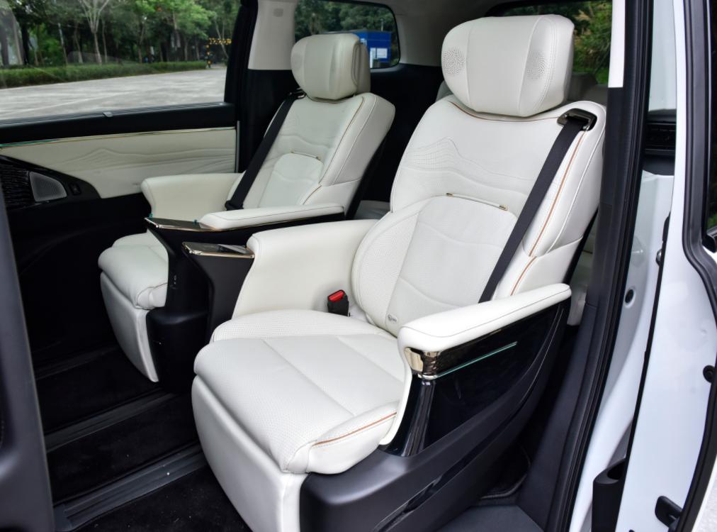 传祺e9和2024款腾势d9该如何选择,腾势d92024款跟传祺e9哪个好