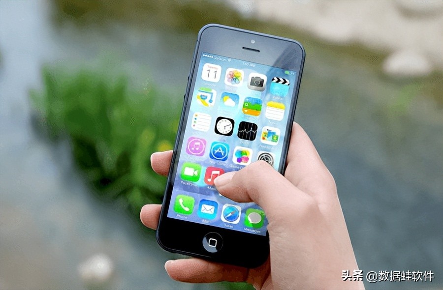 苹果手机充电充不进电解决方法,苹果充电一会充不进是什么原因