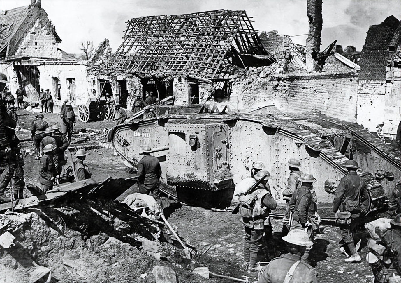 讲述二战时期美国对德国的战役,美国参战始末