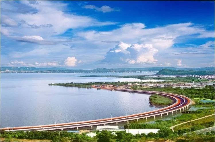 云南昆明有哪些景点值得去,云南昆明旅游必去十大景点