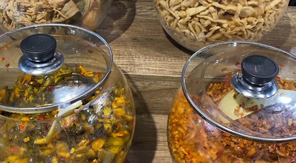 咸菜长了蛆虫还能吃吗,咸菜缸里生了蛆