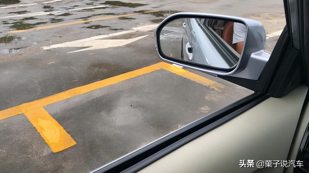 科目二倒车入库一把进会扣分吗,科目二倒车入库新手学员必看技巧