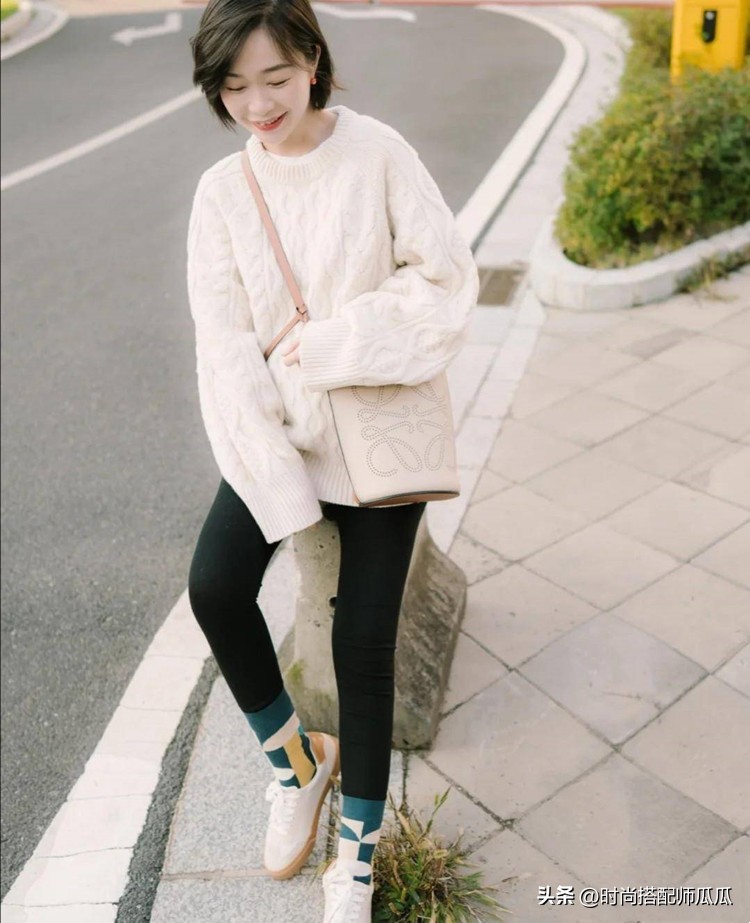 什么鞋型的高跟鞋百搭又好看,全包脚高跟鞋百搭高级感