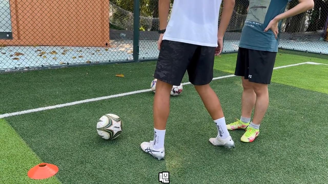 足球核心对抗训练动作,足球对抗规则新手入门速成