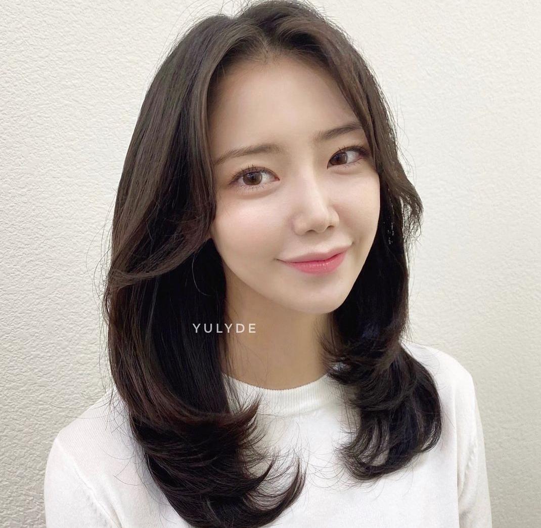 大圆脸适合什么发型,圆脸烫什么发型好看