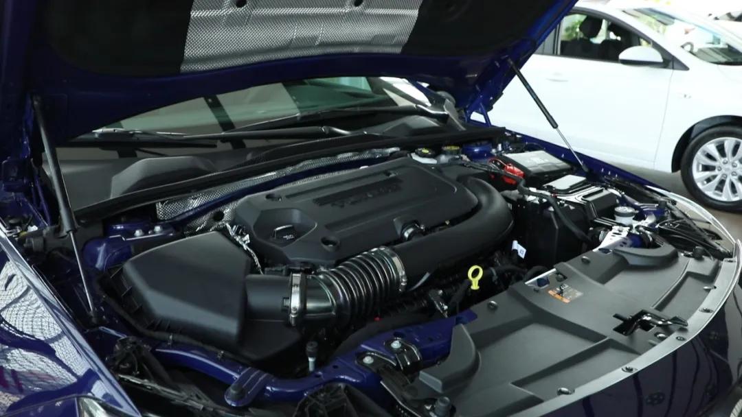 别克君威gs买精英还是尊贵,别克君威gs值不值得买