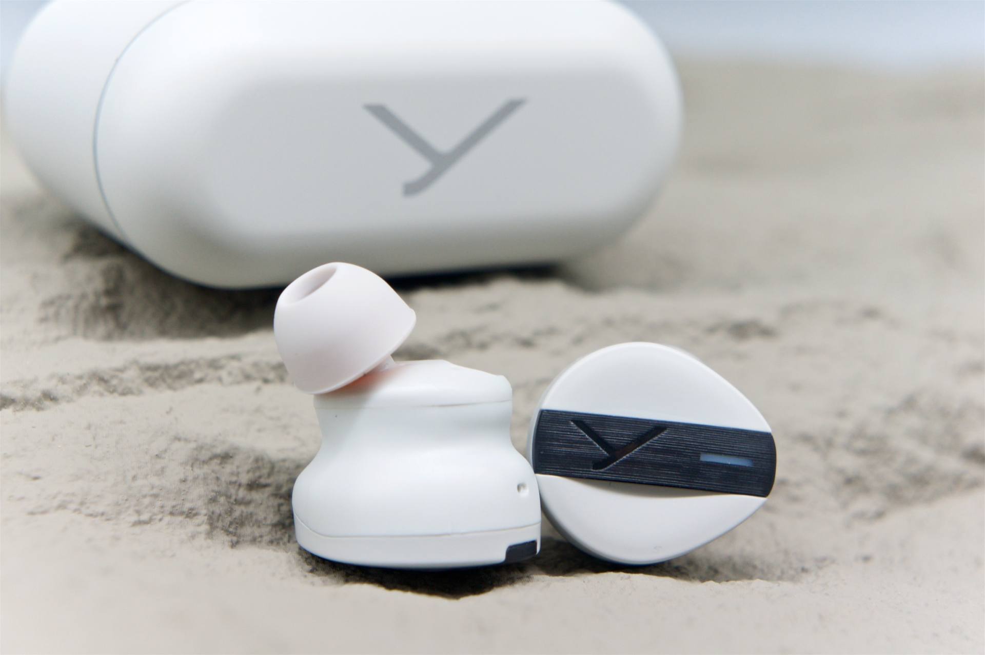 HiFi真无线耳机大乱斗！拜雅、舒尔、声阔、BW参战