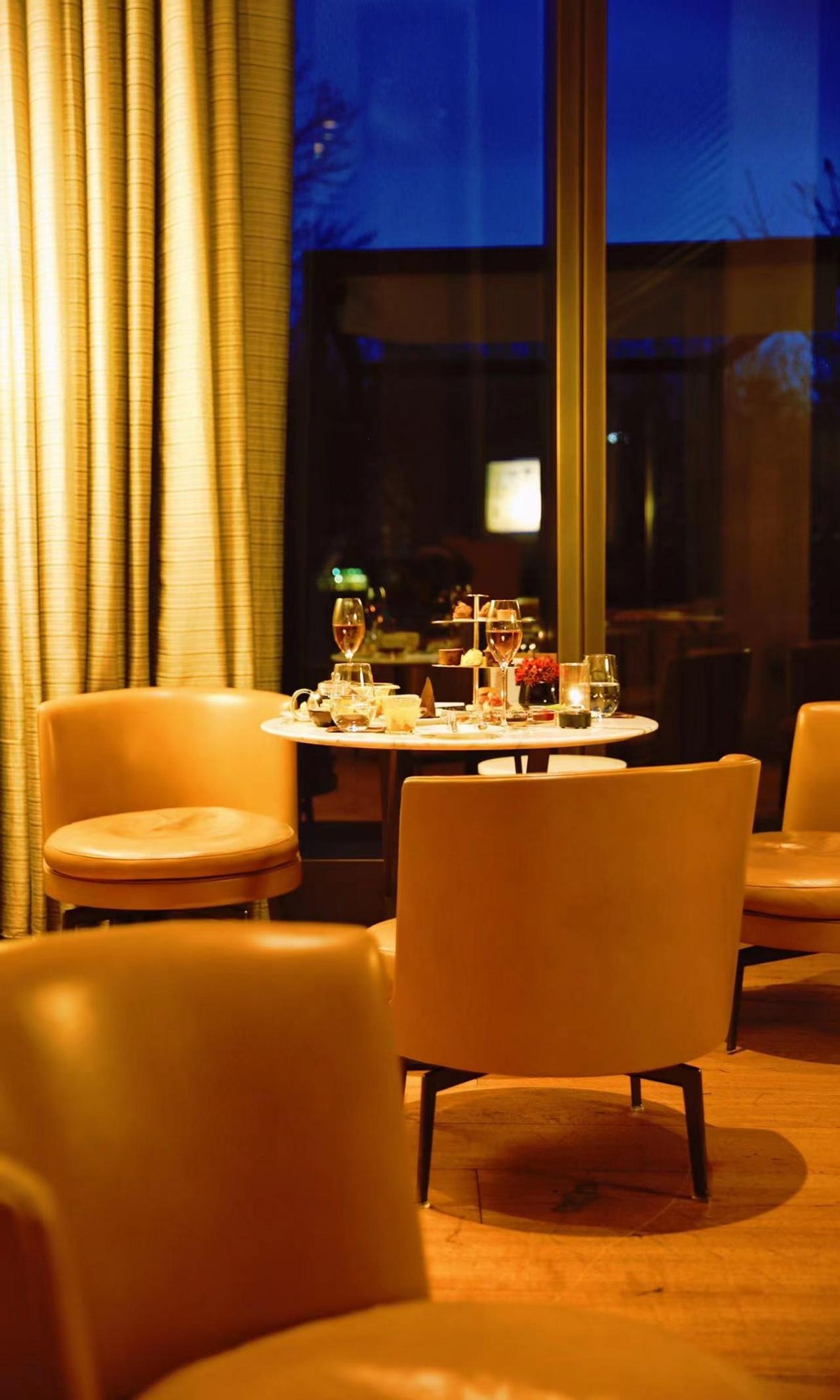 中国第一家真正意义上的主题酒店,中国第一高档酒店